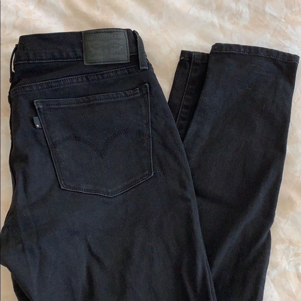Levi’s black skinny jeans